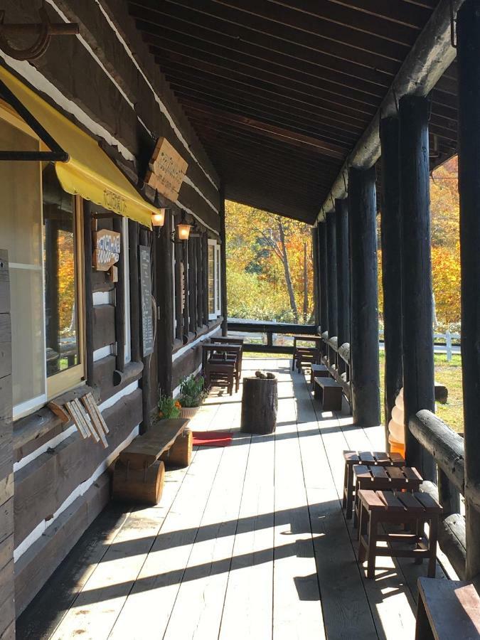 The Yurts At Margo'S Garden, Kiroro Hotel Akaigawa Exterior foto
